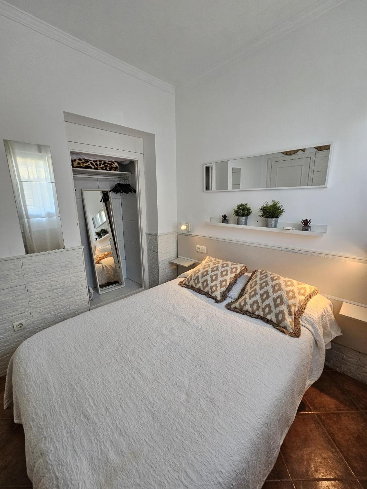 Pedregalejo Beach House Apartment Malaga Luaran gambar